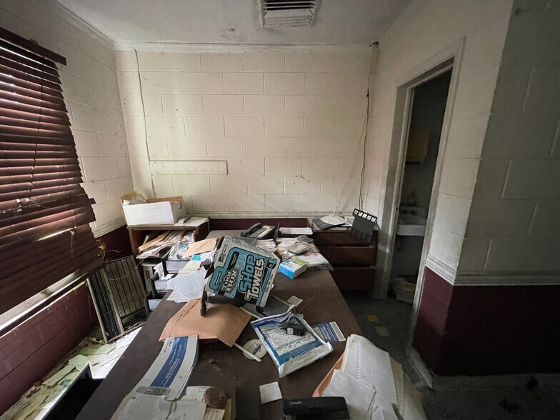 More Photos Of 311 E Bryant St, Enfield Assisted Living For Sale