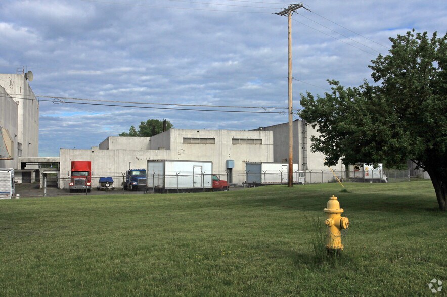 More Photos Of 510 Stewart Dr, North Syracuse Warehouse For Sale