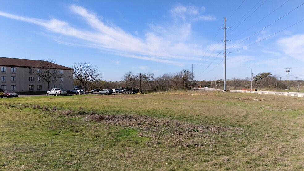 More Photos Of 1990 I 35 N Frontage rd, Round Rock Land For Sale