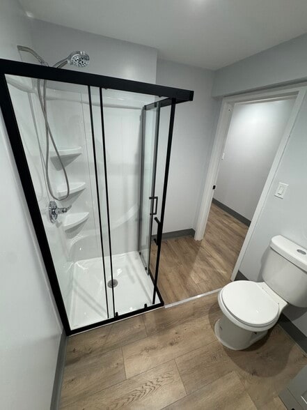 More Photos Of 21604 Union Tpke, Hollis Hills Office For Sale