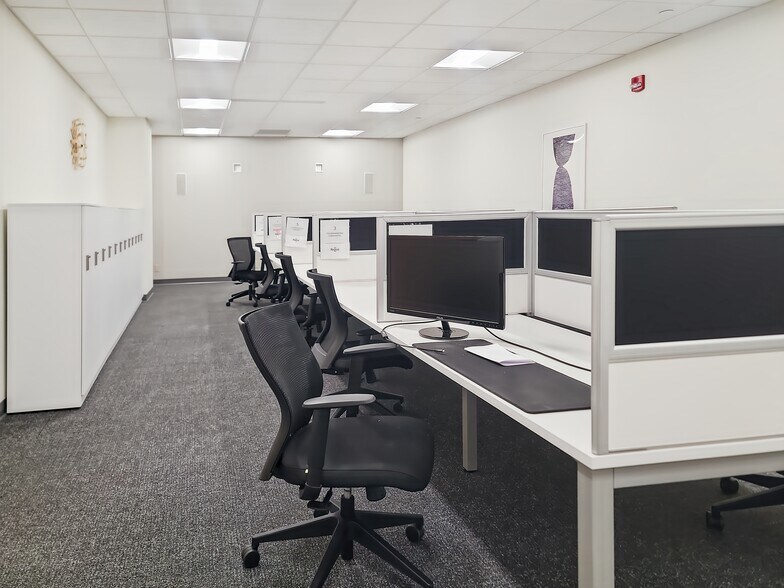 More Photos Of 10150 W National Ave, West Allis Coworking Space