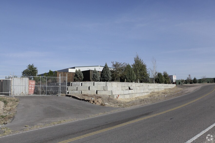 More Photos Of 7905 I-76 Service Rd, Commerce City Warehouse For Lease