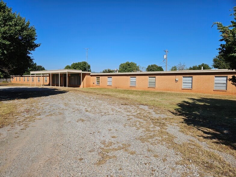 More Photos Of 215 W 3rd St, Helena Healthcare For Sale