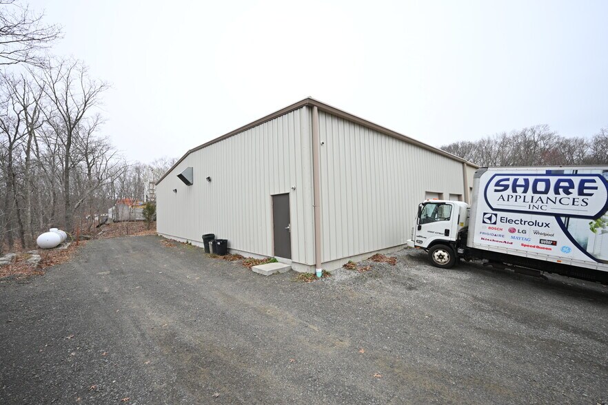 More Photos Of 64 Nod Rd, Clinton Industrial For Sale