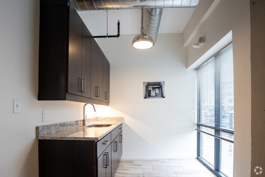 More Photos Of 538 Erie Blvd W, Syracuse Apartments For Lease