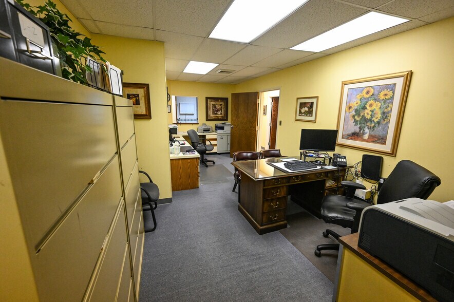 More Photos Of 3301 Woodburn Rd, Annandale Medical For Sale
