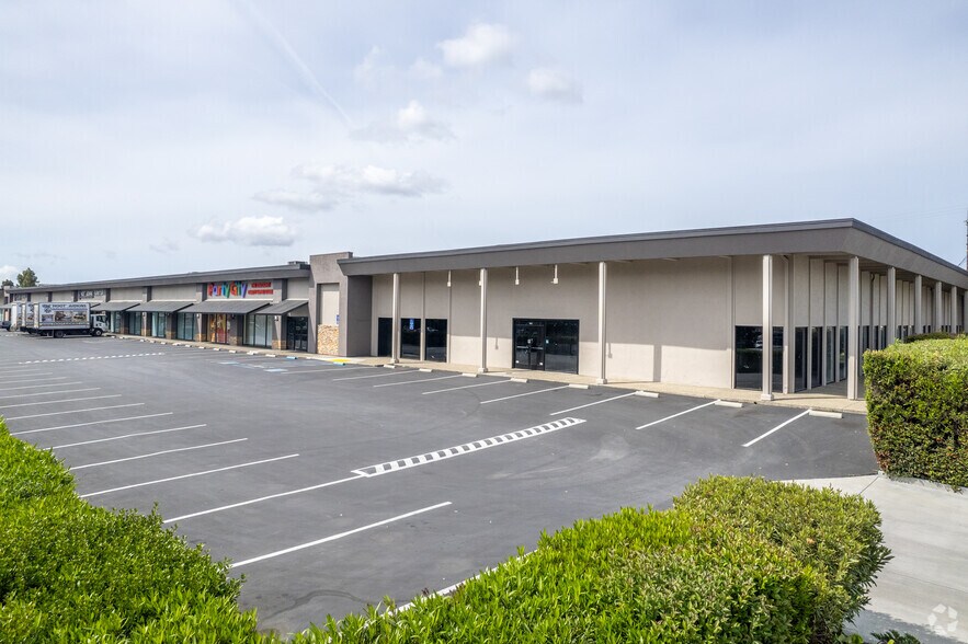 More Photos Of 1205-1295 Veterans Blvd, Redwood City Research And Development For Lease