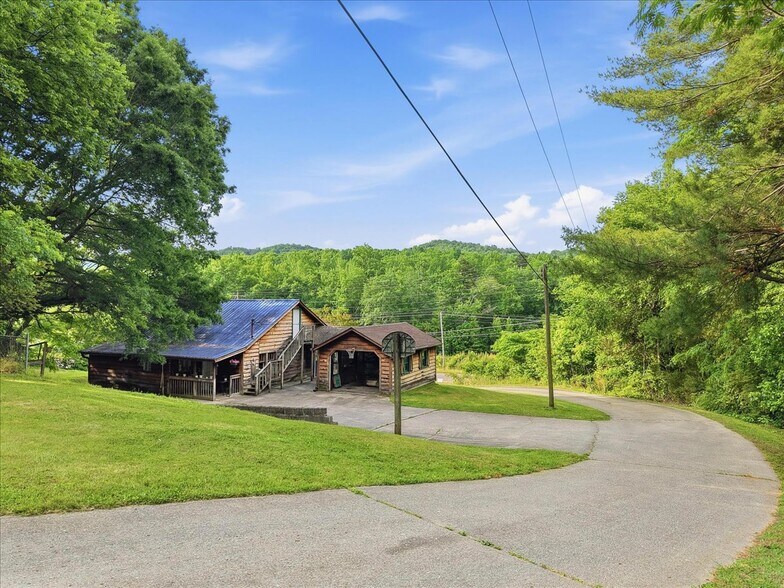More Photos Of 2633 Harriman Hwy, Harriman Warehouse For Sale