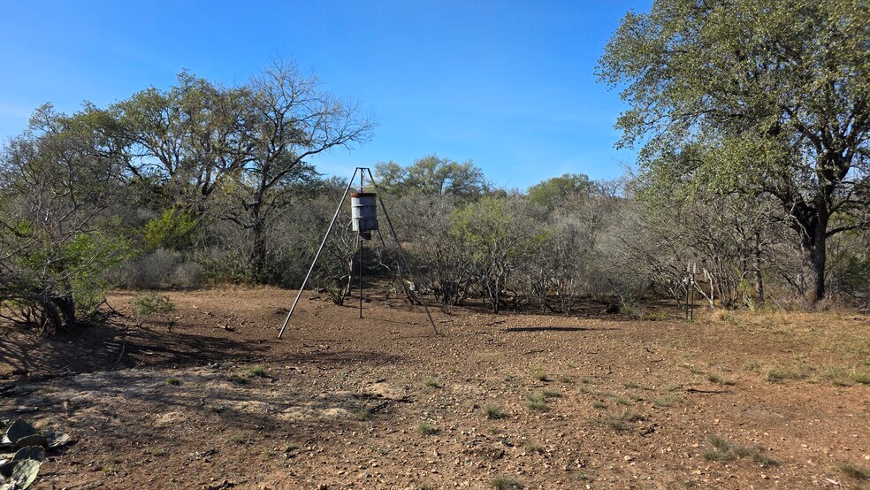 More Photos Of 00 County Road 7563, Devine Land For Sale