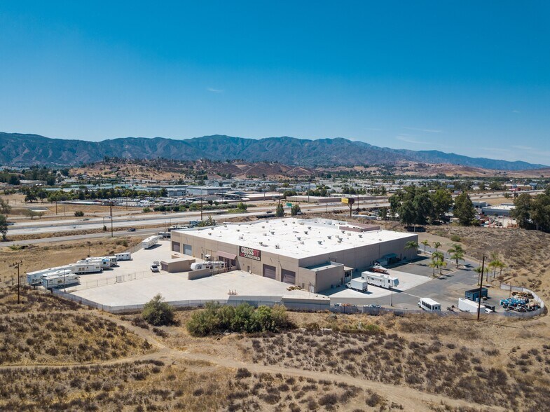 More Photos Of 29910 Ohana Cir, Lake Elsinore Warehouse For Lease