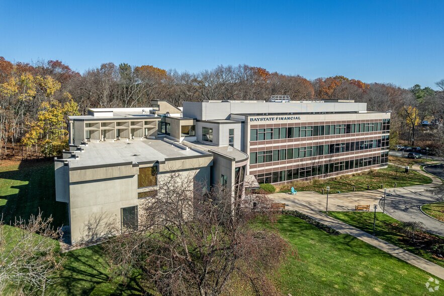 More Photos Of 100 William St, Wellesley Office For Sale