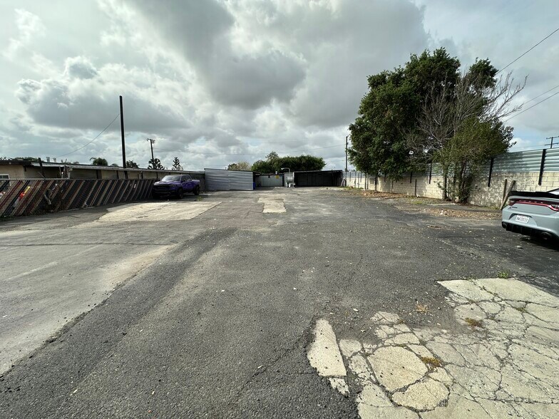 More Photos Of 9625 8th St, Rancho Cucamonga Contractor Storage Yard For Sale