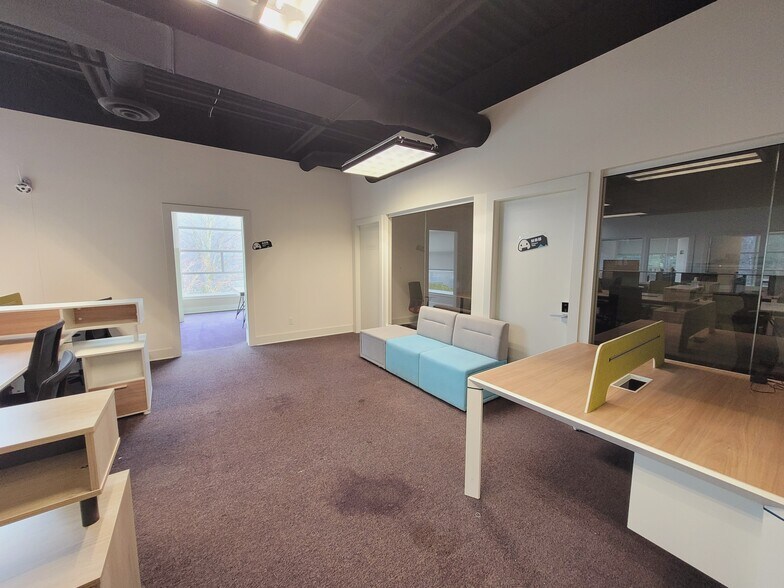 More Photos Of 5489 Byrne Rd, Burnaby Light Manufacturing For Sale