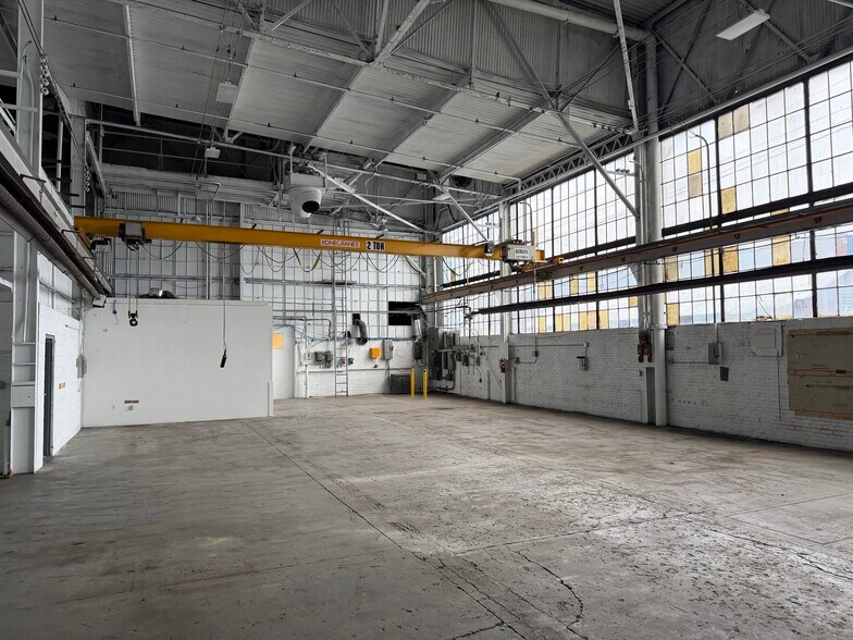 More Photos Of 2301 Duss Ave, Ambridge Warehouse For Lease