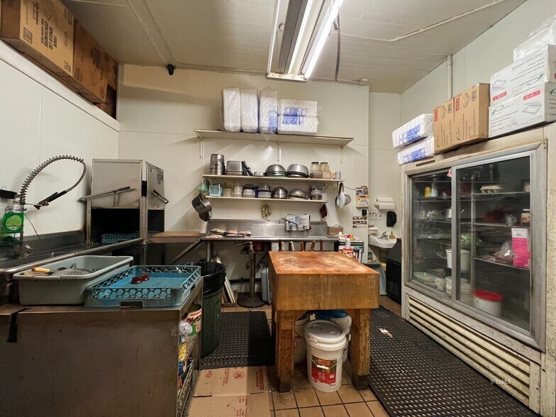 More Photos Of 27 N F St, Lakeview Restaurant For Sale