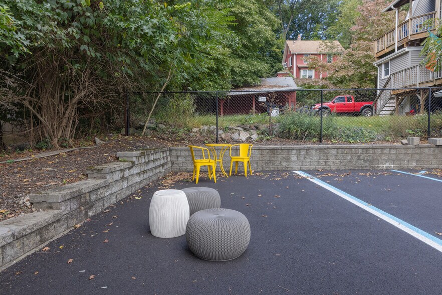 More Photos Of 189 S Pearl St, Pearl River Medical For Sale