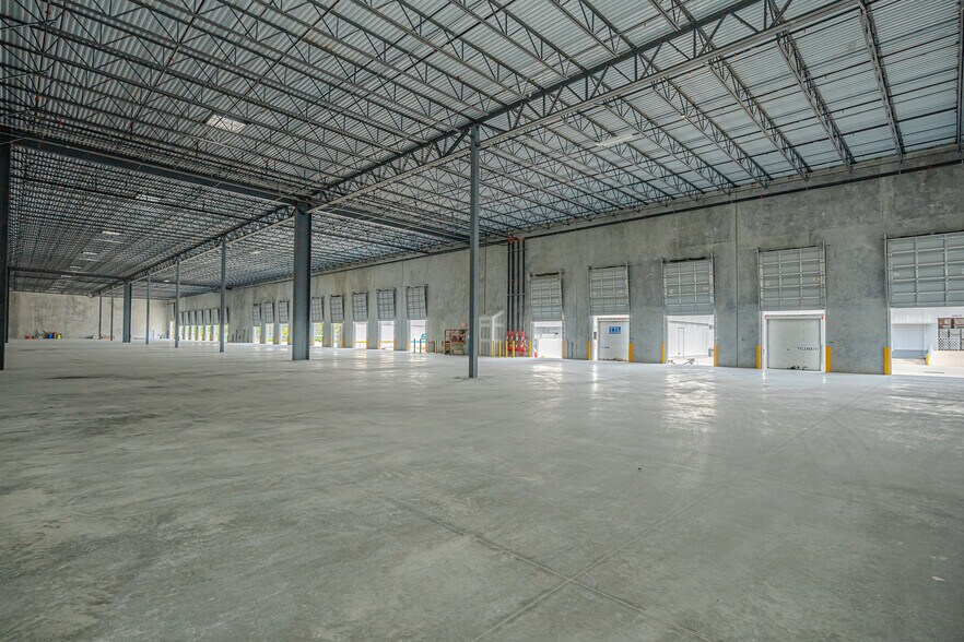 More Photos Of 1620 NW 215th St, Miami Gardens Unknown For Lease