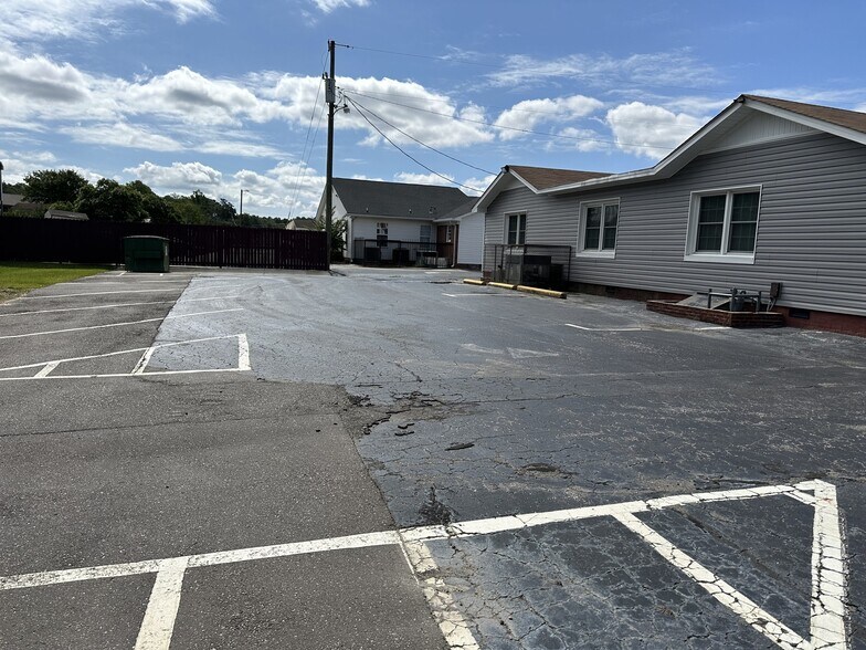 More Photos Of 5434 Yadkin Rd, Fayetteville Office For Sale