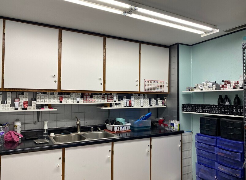 More Photos Of 252 W Main St, Delta General Retail For Sale