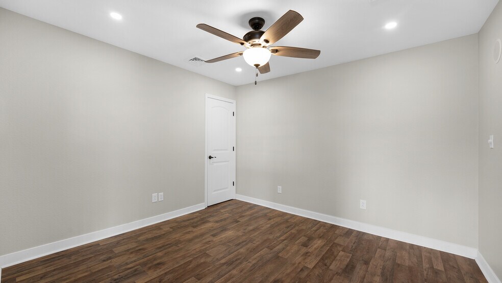 More Photos Of 900 Highway 42, Iberia Freestanding For Sale