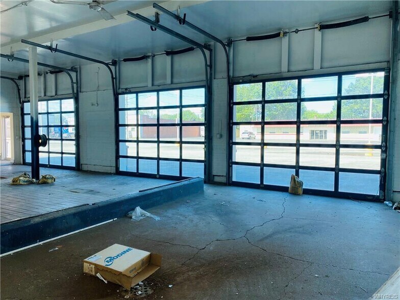 More Photos Of 1212 Abbott Rd, Buffalo Auto Dealership For Lease