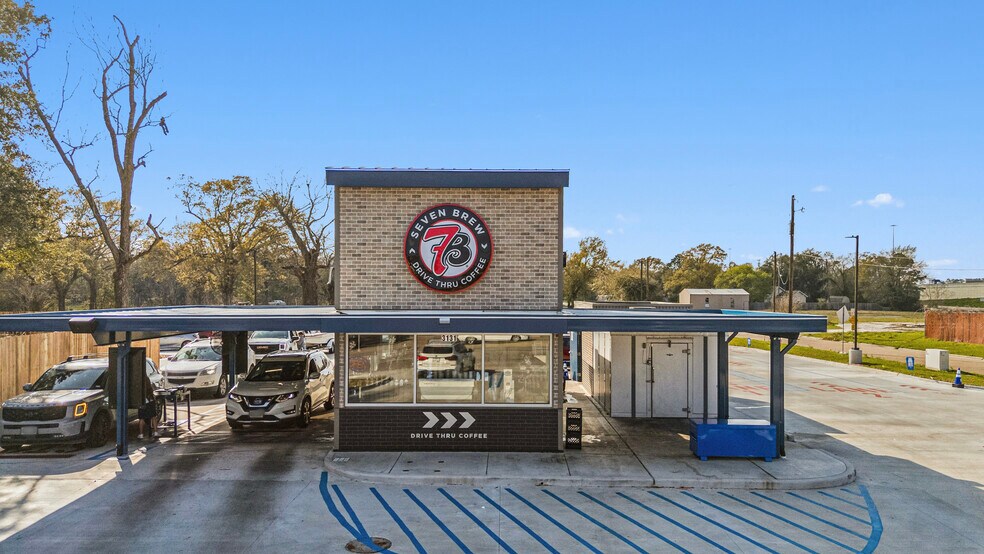 Primary Photo Of 3131 N 16th St, Orange Fast Food For Sale