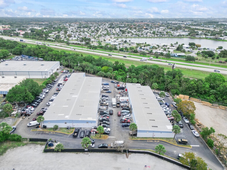 More Photos Of 6687 42nd Ter N, Riviera Beach Warehouse For Lease