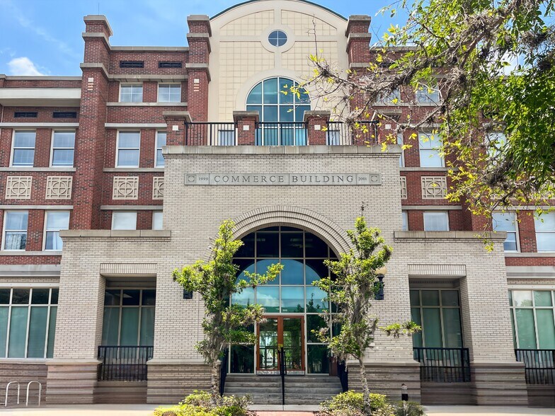 More Photos Of 300 E University Ave, Gainesville Coworking Space