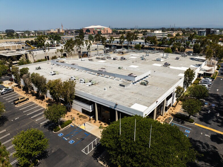 More Photos Of 1717 W Collins Ave, Orange Manufacturing For Lease