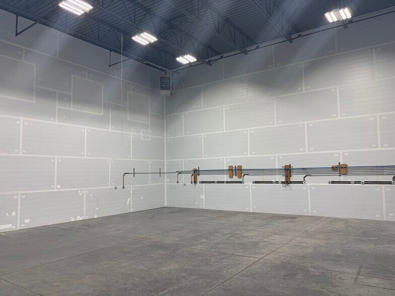 More Photos Of 740 W 500 S, West Bountiful Light Distribution For Lease