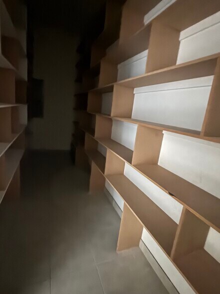 More Photos Of 710 E Sublett Rd, Arlington Unknown For Lease