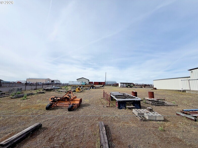 More Photos Of 30565 Oldfield St, Hermiston Industrial For Sale