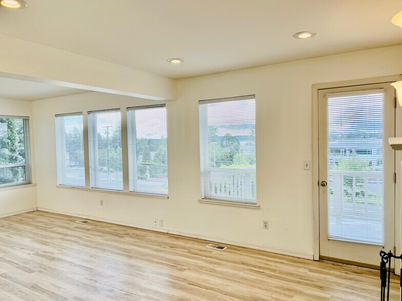 More Photos Of 808-810 6th St S, Kirkland Office Residential For Lease