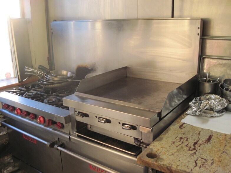 More Photos Of 1910 Washington Valley Rd, Martinsville Storefront Retail Office For Sale