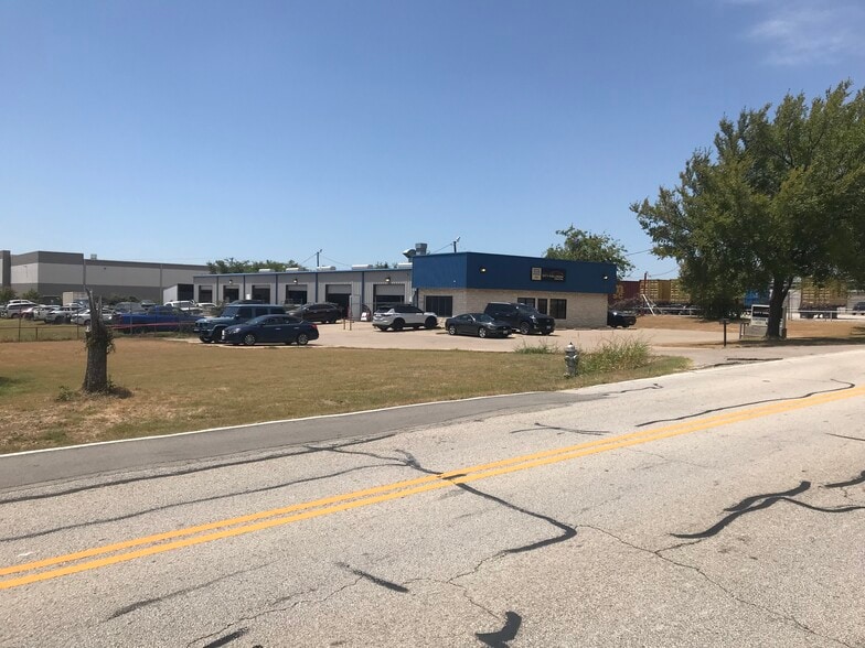 Primary Photo Of 1100 W Harris Rd, Arlington Warehouse For Sale