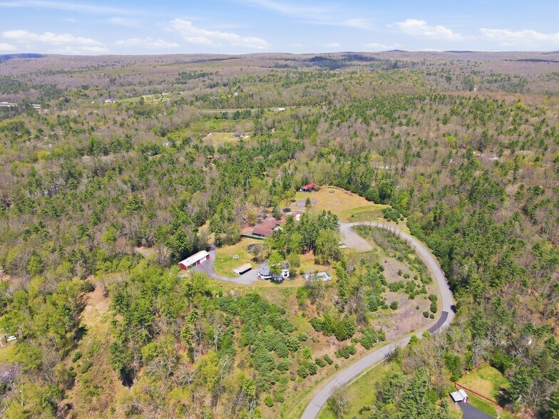 More Photos Of 120 Milford Hill Ln, Milford Flex For Sale