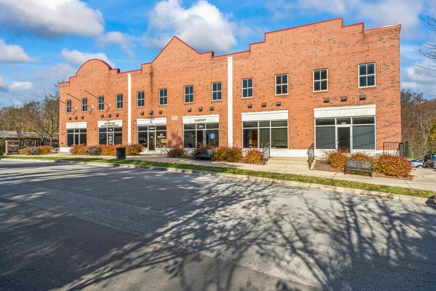 Primary Photo Of 205 Center St, Mount Airy Medical For Lease