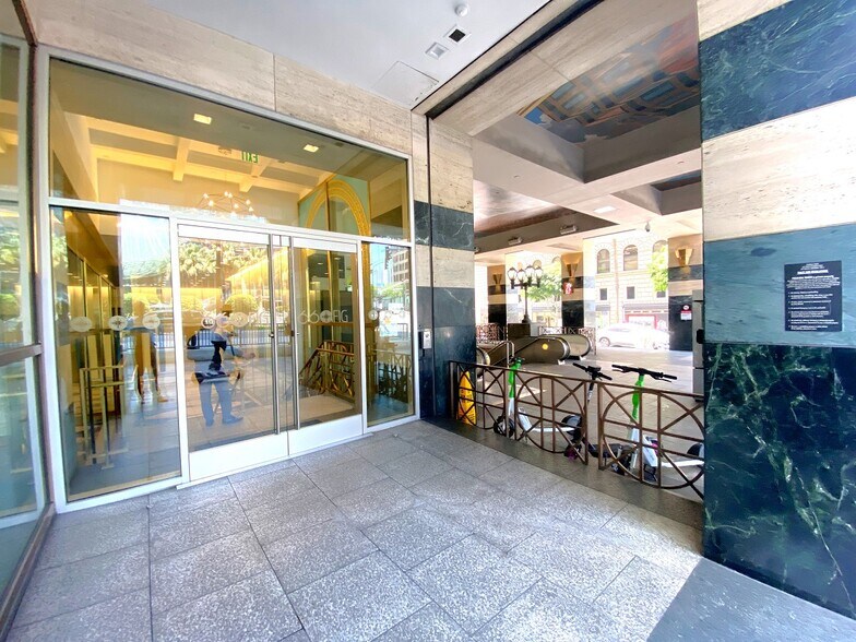 More Photos Of 660 S Figueroa St, Los Angeles Office For Sale