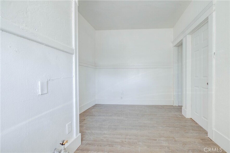 More Photos Of 458 W Vernon Ave, Los Angeles Apartments For Sale