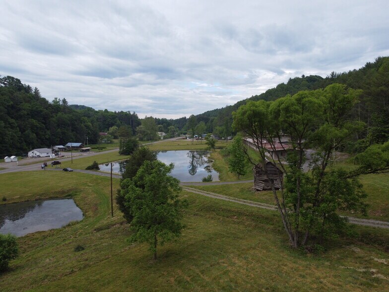 More Photos Of 6421 Highway 91 N, Laurel Bloomery Warehouse For Lease