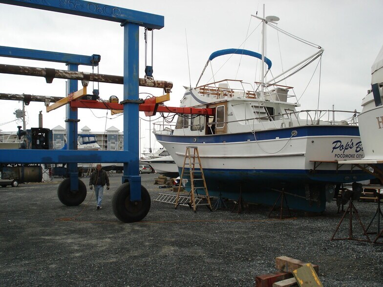 More Photos Of 822 W Main St, Crisfield Storefront Retail Residential For Sale