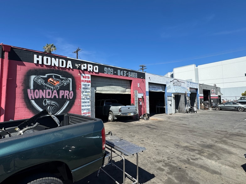 More Photos Of 2376-2396 Cabrera Ave, San Bernardino Service For Sale