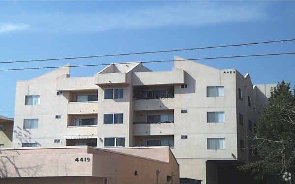More Photos Of 4419-4423 Eagle Rock Blvd, Los Angeles Apartments For Lease