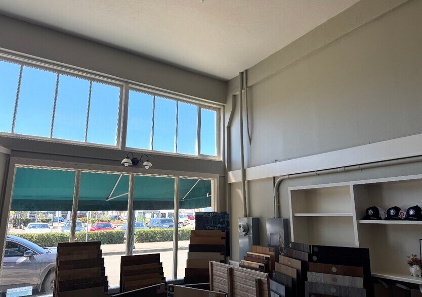 More Photos Of 100-120 10th St, Astoria Storefront For Lease