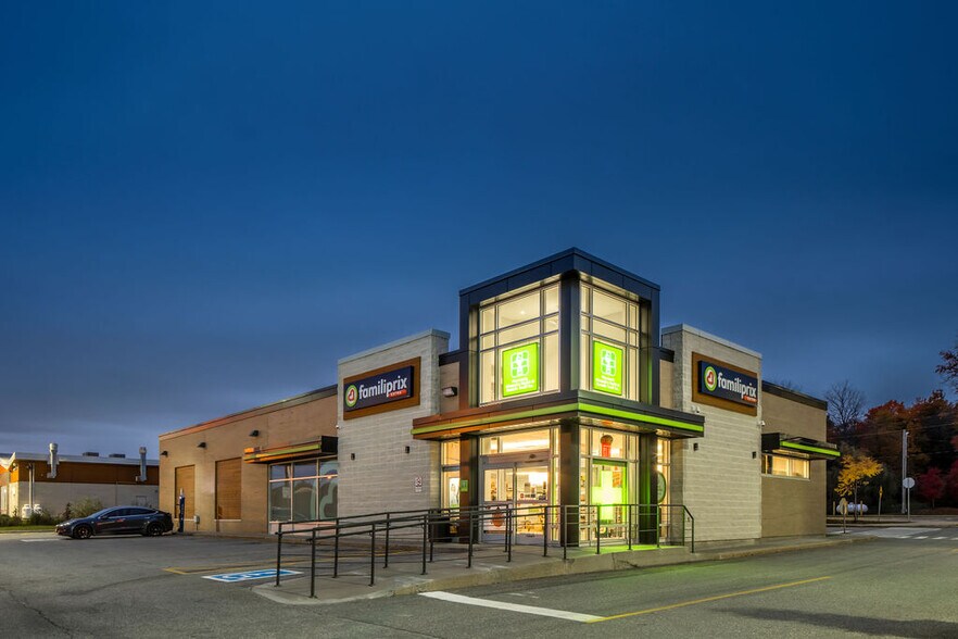 More Photos Of 415-455 Montée De La Source, Cantley Restaurant For Lease