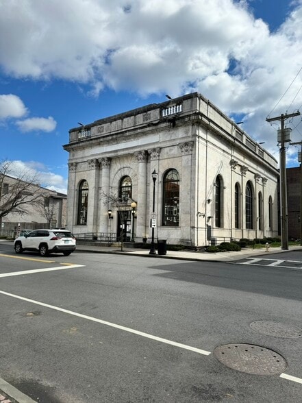 More Photos Of 133 N Main St, Port Chester Freestanding For Lease