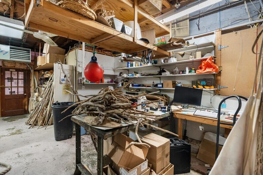 More Photos Of 311 E Central Ave, Mackinaw City Storefront For Sale