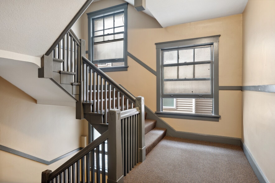 More Photos Of 605 E Denny Way, Seattle Apartments For Sale