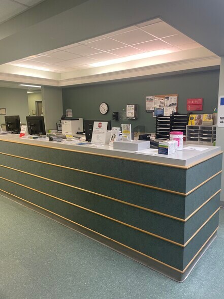 More Photos Of 3828 Avenue N, Galveston Hospital For Lease