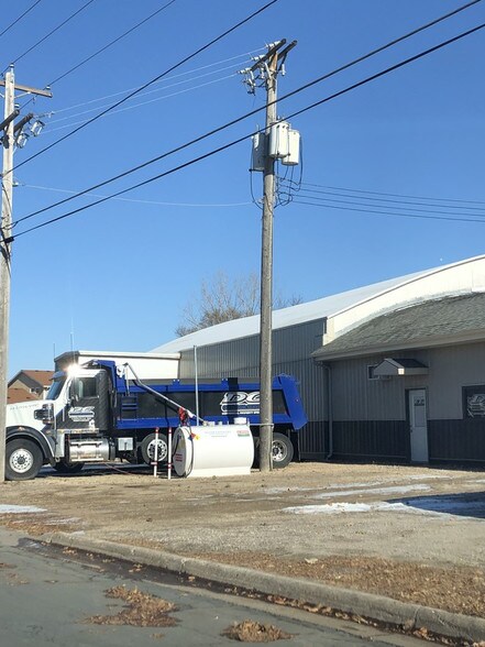 More Photos Of 701 1st St, Farmington Warehouse For Sale